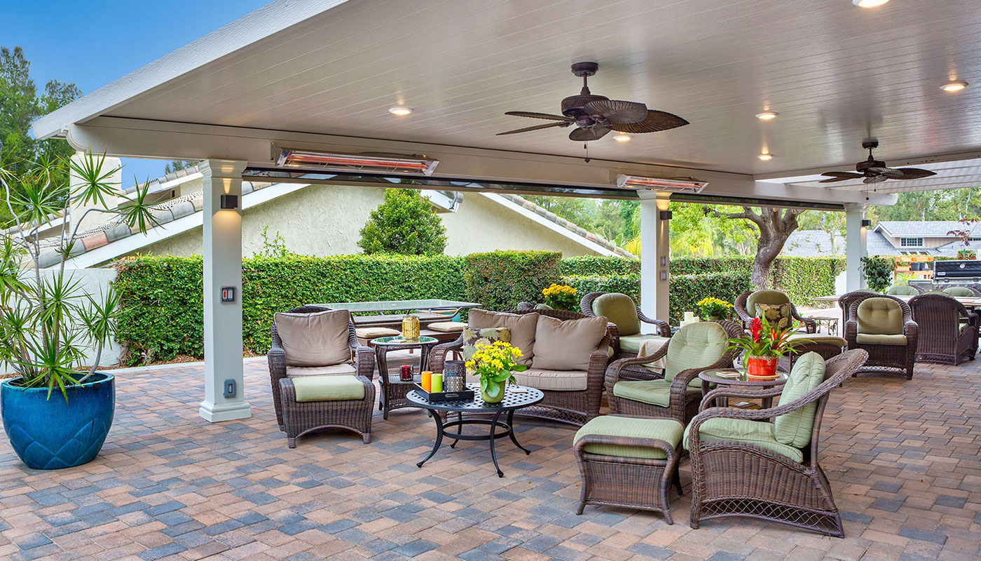 outdoor patio with insulated patio cover and patio furniture